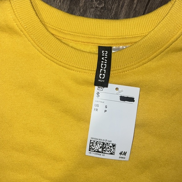 H&M Yellow and White Crewneck sweatshirt with Color-Block Design - Picture 3 of 7